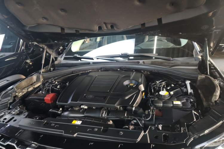 Used Land Rover Range Velar 2017 P250 S Engine Bay
