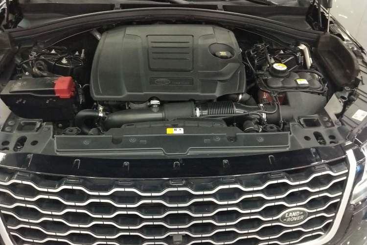 Used Land Rover Range Velar 2017 P250 S Engine Bay