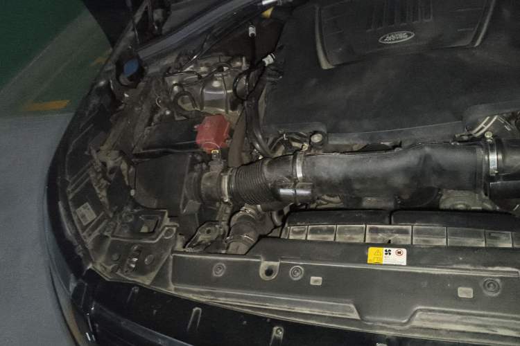 Used Land Rover Range Velar 2017 P380 R-DYNAMIC SE Engine Bay Right