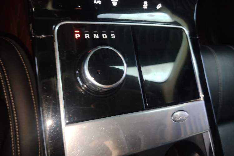 Used Land Rover Range Velar 2017 P250 S Gear Lever