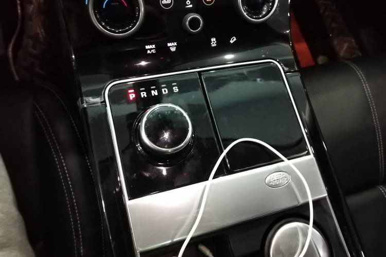 Used Land Rover Range Velar 2017 P250 S Gear Lever