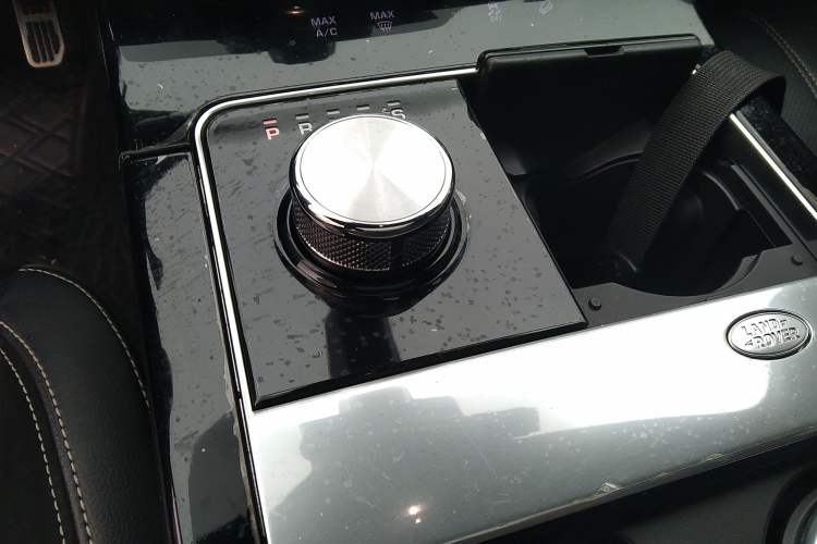 Used Land Rover Range Velar 2017 P380 R-DYNAMIC S Gear Lever