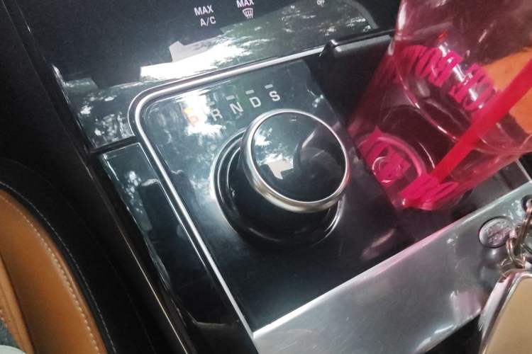 Used Land Rover Range Velar 2017 P380 R-DYNAMIC S Gear Lever