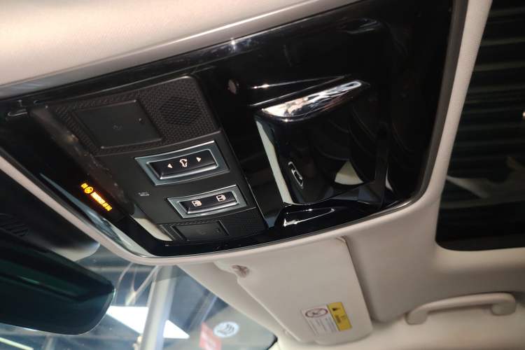 Used Land Rover Range Velar 2017 P250 S Headliner