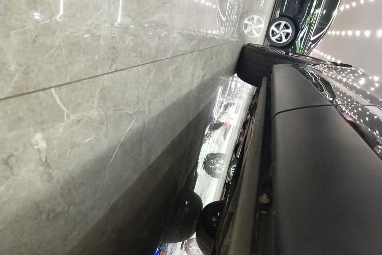 Used Land Rover Range Velar 2017 P250 S Left Side Sill