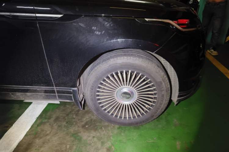 Used Land Rover Range Velar 2017 P380 S Right Front Wheel Hub