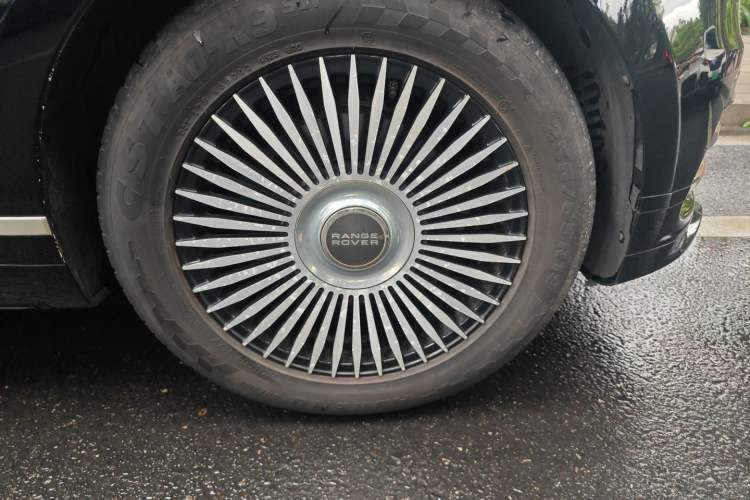 Used Land Rover Range Velar 2017 P380 R-DYNAMIC S Right Front Wheel Hub