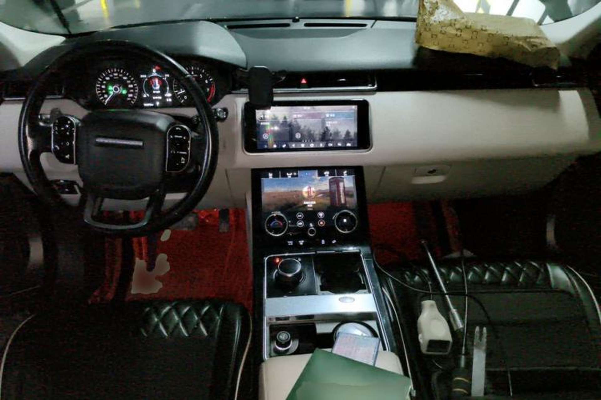 Used Land Rover Range Velar 2017 P380 S Center Console