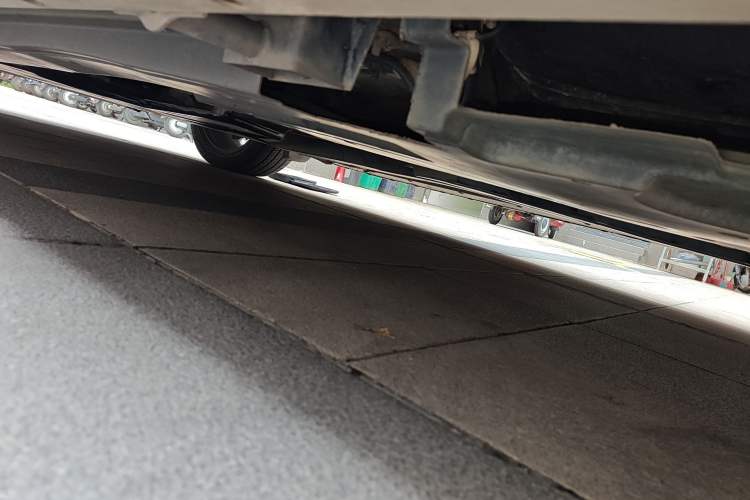 Used Land Rover Range Velar 2017 P380 R-DYNAMIC HSE Chassis Rear Left