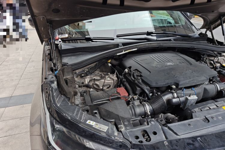 Used Land Rover Range Velar 2017 P380 R-DYNAMIC HSE Engine Bay Right