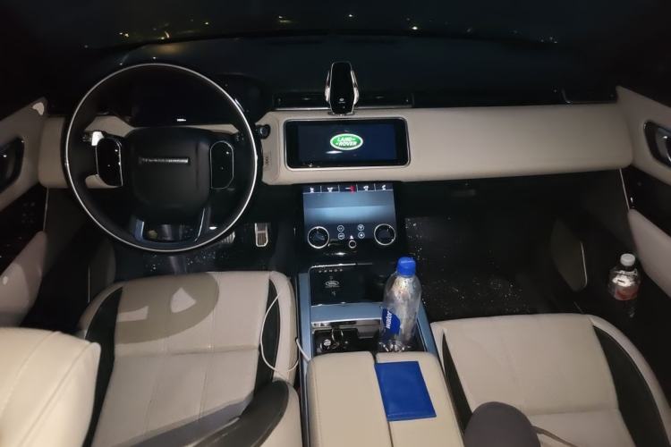 Used Land Rover Range Velar 2017 P380 R-DYNAMIC SE Center Console
