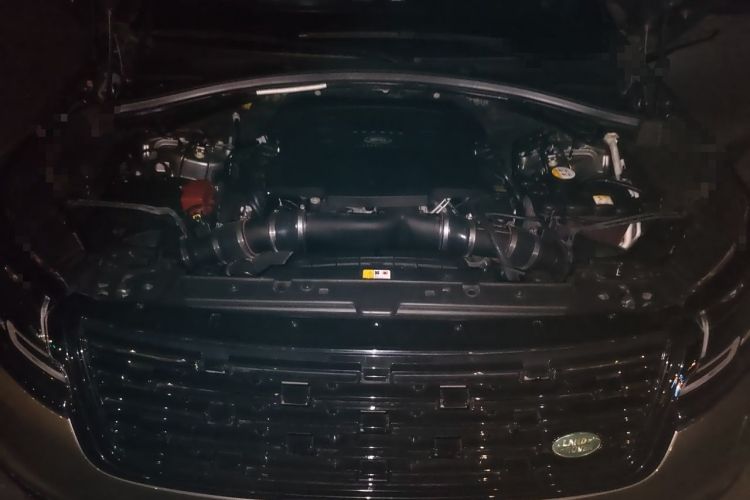 Used Land Rover Range Velar 2017 P380 R-DYNAMIC SE Engine Bay