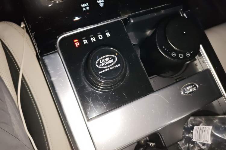 Used Land Rover Range Velar 2017 P380 R-DYNAMIC SE Gear Lever