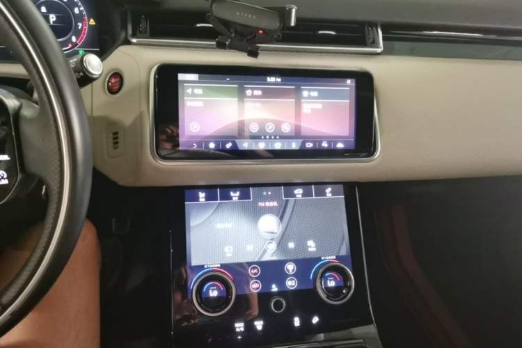 Used Land Rover Range Velar 2017 P380 R-DYNAMIC HSE Audio And AC Panel