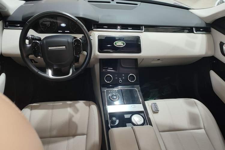 Used Land Rover Range Velar 2017 P380 S Center Console