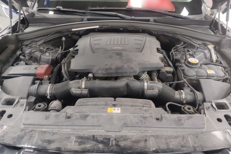 Used Land Rover Range Velar 2017 P380 S Engine Bay