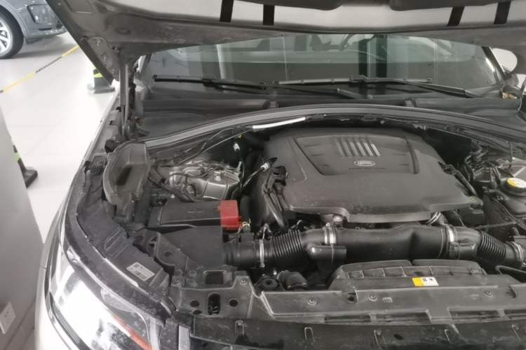 Used Land Rover Range Velar 2017 P380 R-DYNAMIC HSE Engine Bay Right