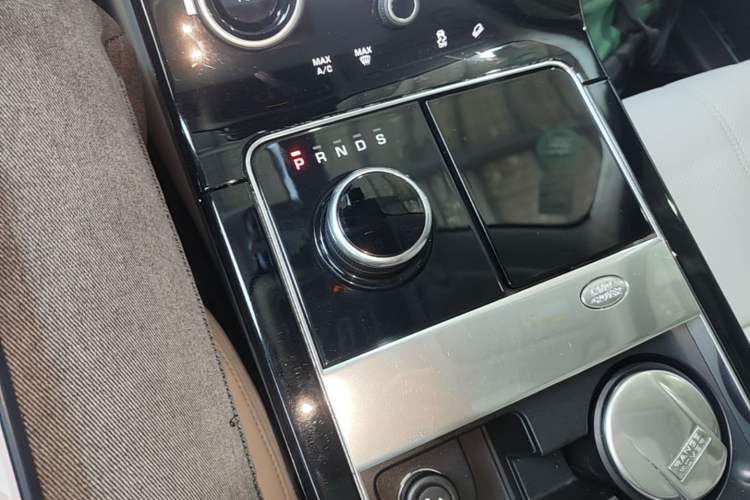 Used Land Rover Range Velar 2017 P380 S Gear Lever