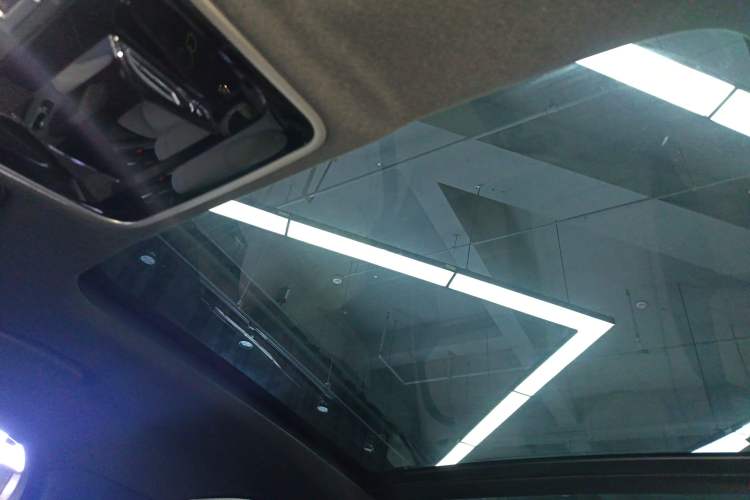 Used Land Rover Range Velar 2017 P380 R-DYNAMIC SE Headliner