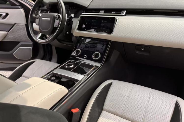 Used Land Rover Range Velar 2017 P380 R-DYNAMIC SE Interior 1