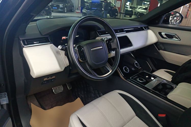 Used Land Rover Range Velar 2017 P380 R-DYNAMIC SE Interior 2