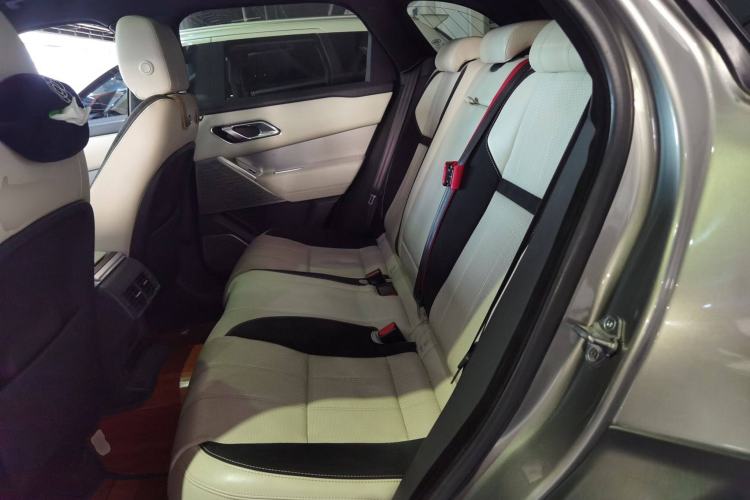 Used Land Rover Range Velar 2017 P380 R-DYNAMIC SE Interior 4