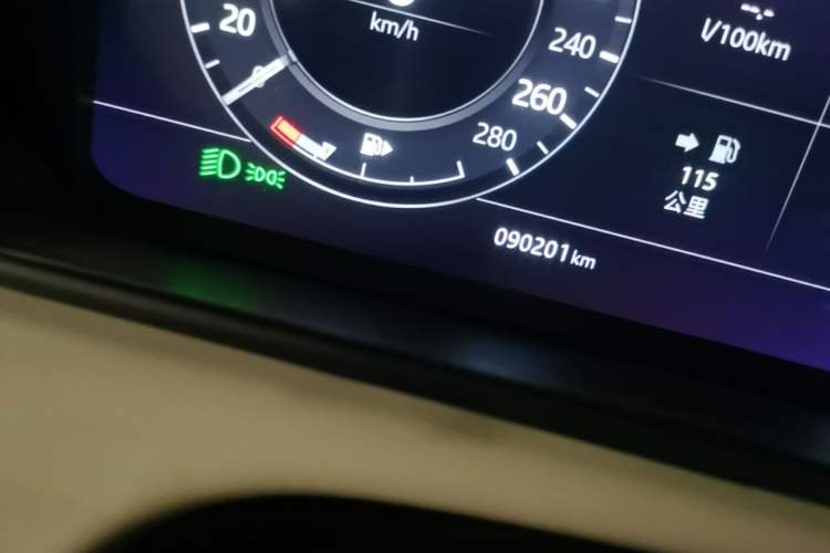 Used Land Rover Range Velar 2017 P380 R-DYNAMIC HSE Odometer Close Up