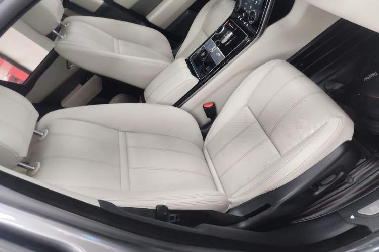 Used Land Rover Range Velar 2017 P380 S Right Front Seat