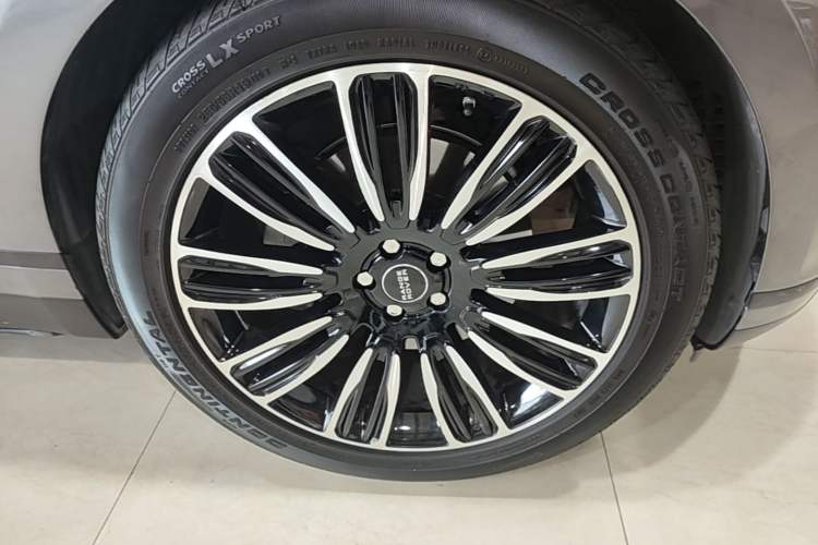 Used Land Rover Range Velar 2017 P380 S Right Front Wheel Hub