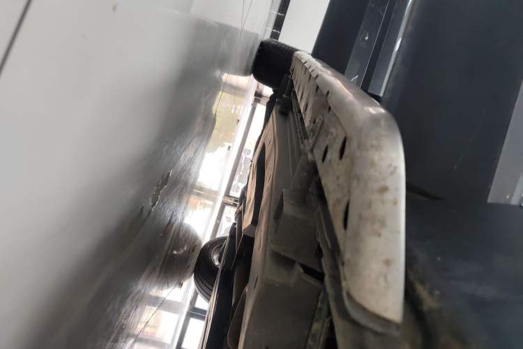 Used Land Rover Range Velar 2017 P380 S Right Side Sill