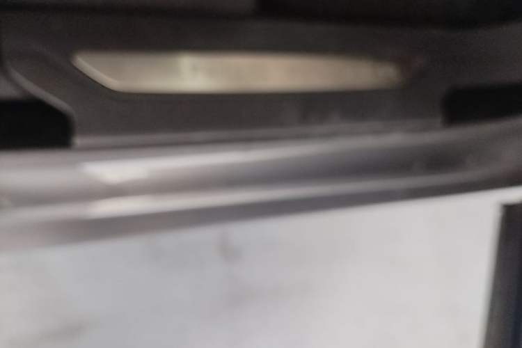 Used Land Rover Range Velar 2017 P380 S Right Side Sill