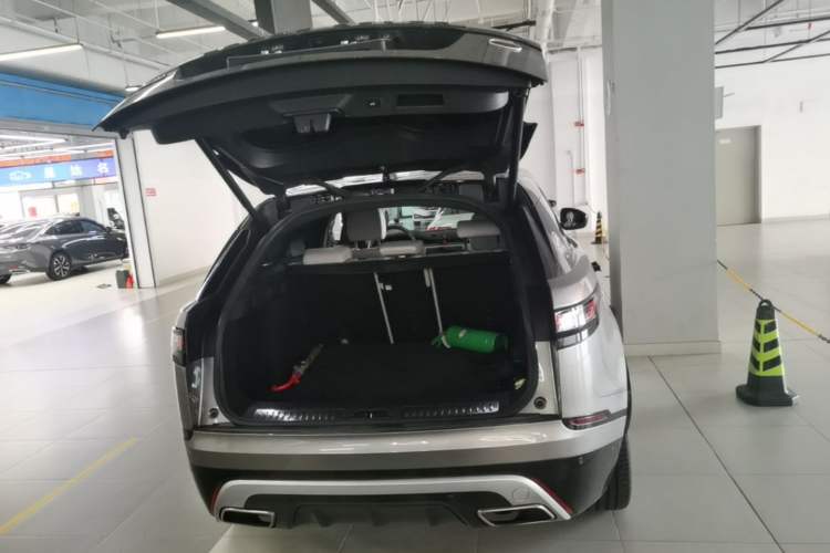Used Land Rover Range Velar 2017 P380 R-DYNAMIC HSE Trunk
