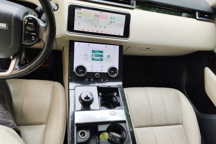 Used Land Rover Range Velar 2017 P380 R-DYNAMIC SE Audio And AC Panel