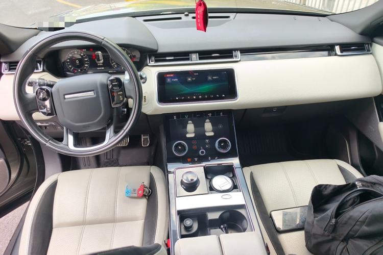 Used Land Rover Range Velar 2017 P380 R-DYNAMIC SE Center Console