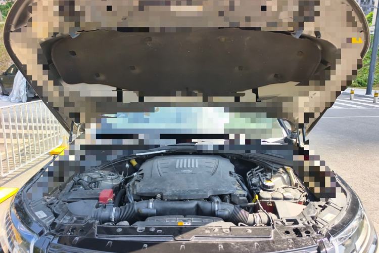 Used Land Rover Range Velar 2017 P380 R-DYNAMIC SE Engine Bay
