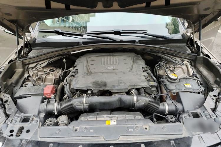 Used Land Rover Range Velar 2017 P380 R-DYNAMIC SE Engine Bay