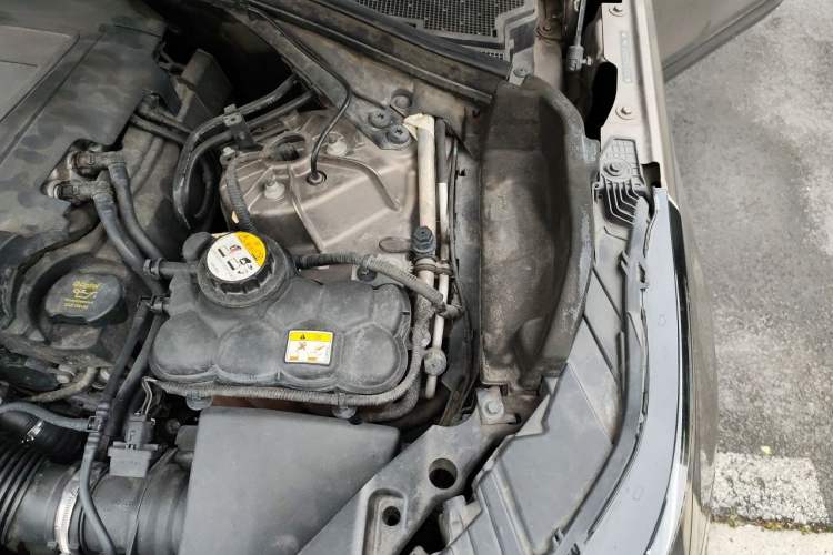 Used Land Rover Range Velar 2017 P380 R-DYNAMIC SE Engine Bay Left