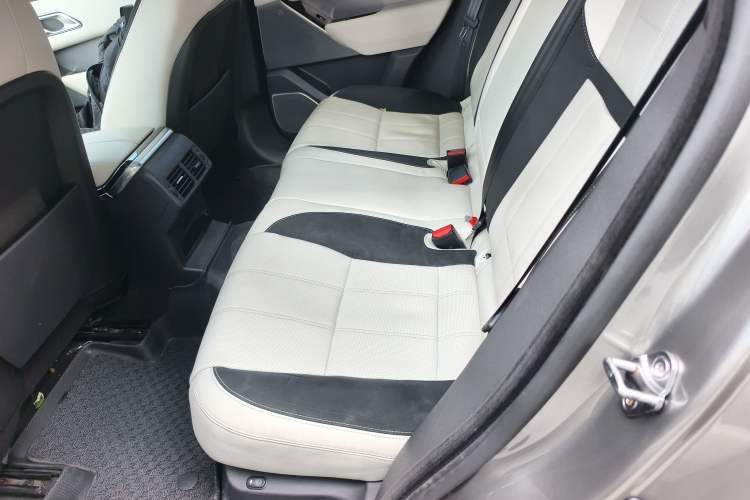 Used Land Rover Range Velar 2017 P380 R-DYNAMIC SE Left Rear Seat
