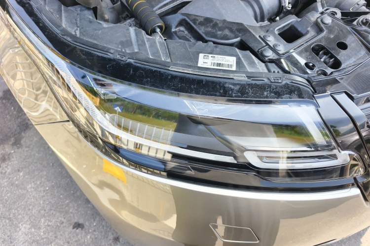 Used Land Rover Range Velar 2017 P380 R-DYNAMIC SE Right Front Headlight