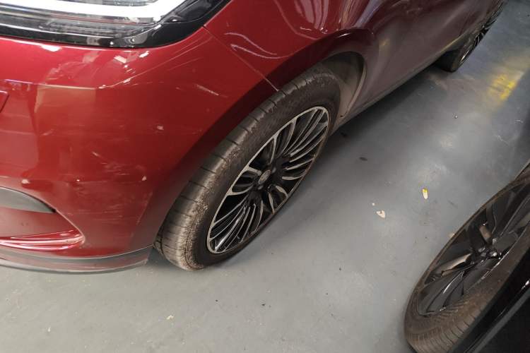 Used Land Rover Range Velar 2017 P250 S Left Front Wheel Hub