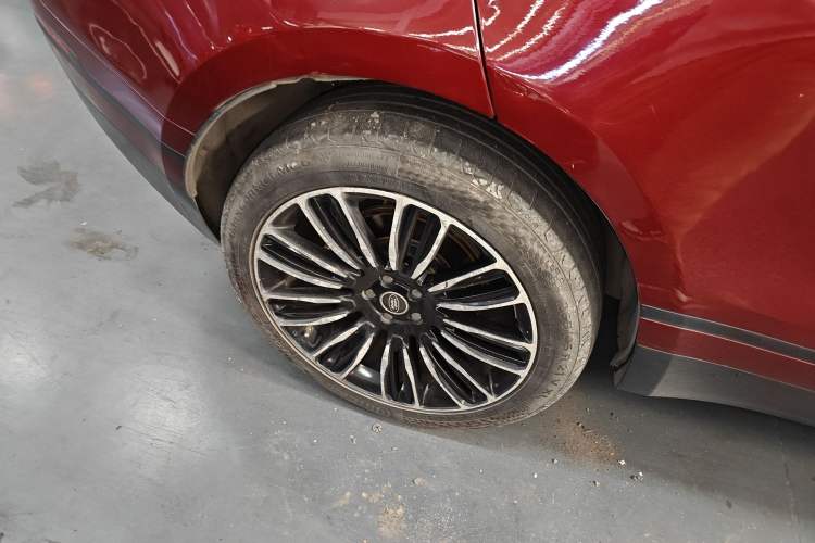 Used Land Rover Range Velar 2017 P250 S Right Rear Wheel Hub