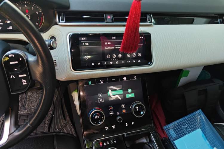Used Land Rover Range Velar 2017 P250 S Audio And AC Panel