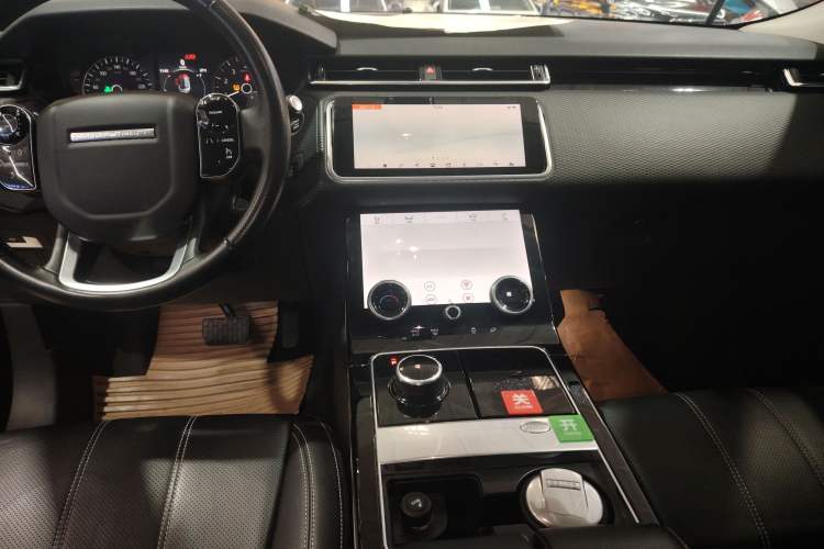 Used Land Rover Range Velar 2017 P250 S Audio And AC Panel
