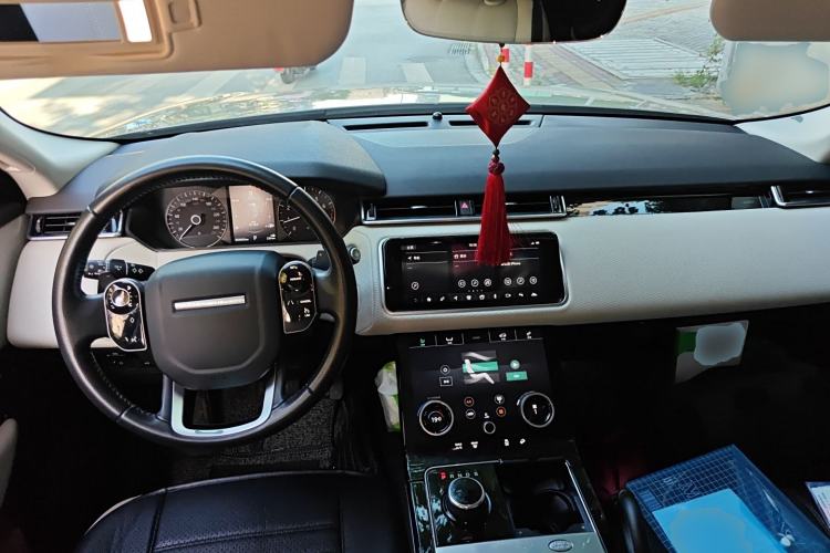 Used Land Rover Range Velar 2017 P250 S Center Console