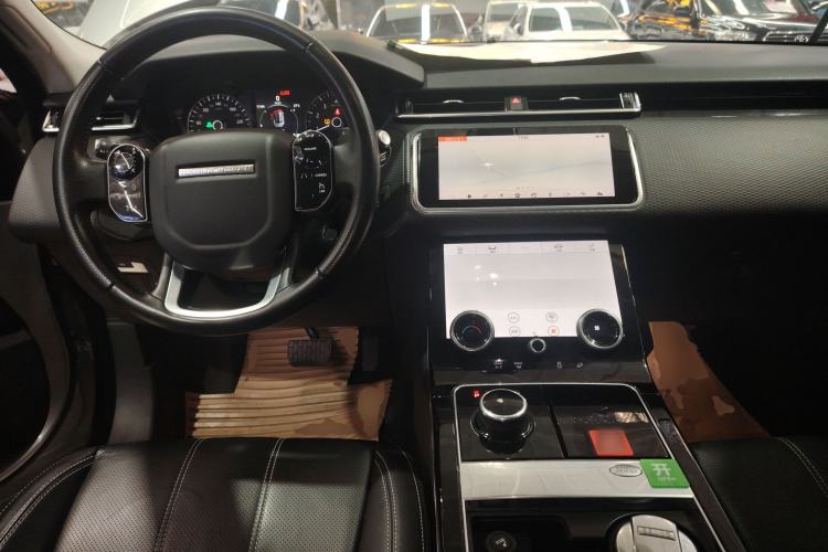 Used Land Rover Range Velar 2017 P250 S Center Console