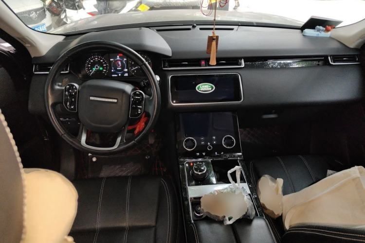 Used Land Rover Range Velar 2017 P380 S Center Console