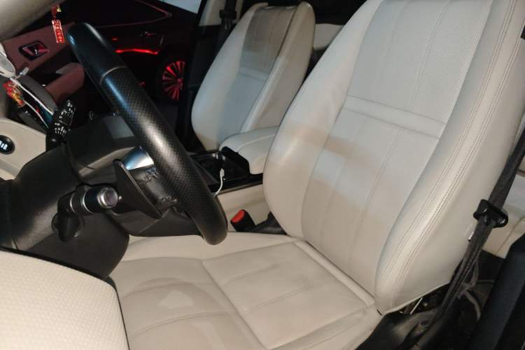 Used Land Rover Range Velar 2017 P380 S Left Front Seat
