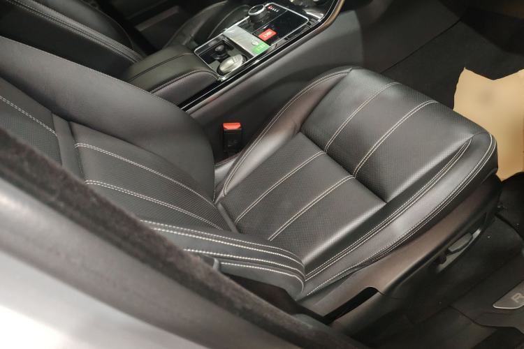 Used Land Rover Range Velar 2017 P250 S Right Front Seat