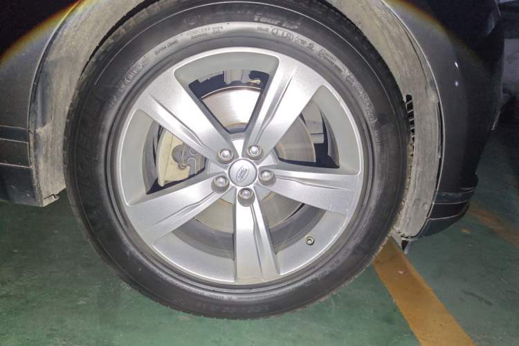 Used Land Rover Range Velar 2017 P380 S Right Front Wheel Hub
