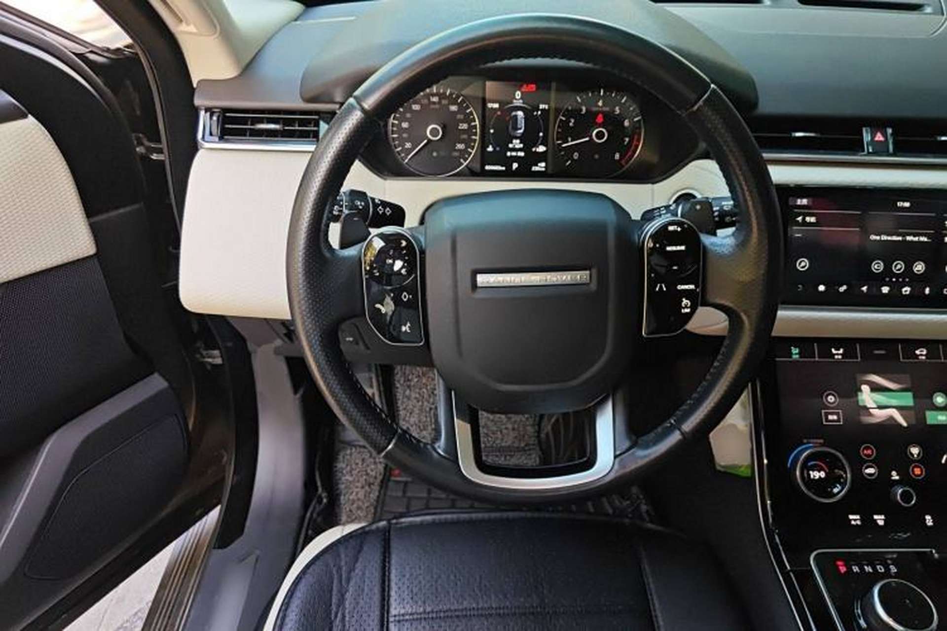 Used Land Rover Range Velar 2017 P250 S Steering Wheel